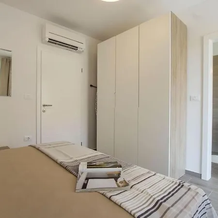 Marena With Private Pool, 1 Km Beach *