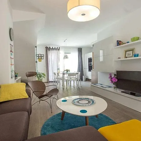 Villa Marena With Private Pool, 1 Km Beach *