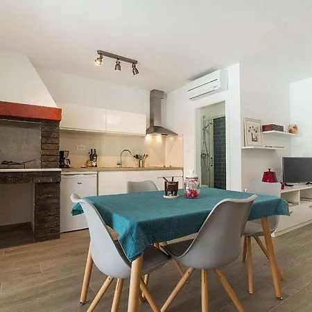 Marena With Private Pool, 1 Km Beach Villa