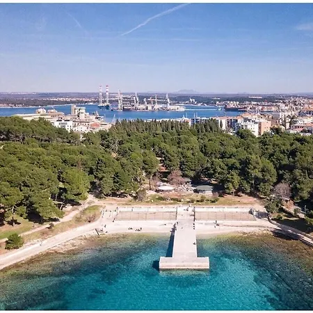 Marena With Private Pool, 1 Km Beach Villa *